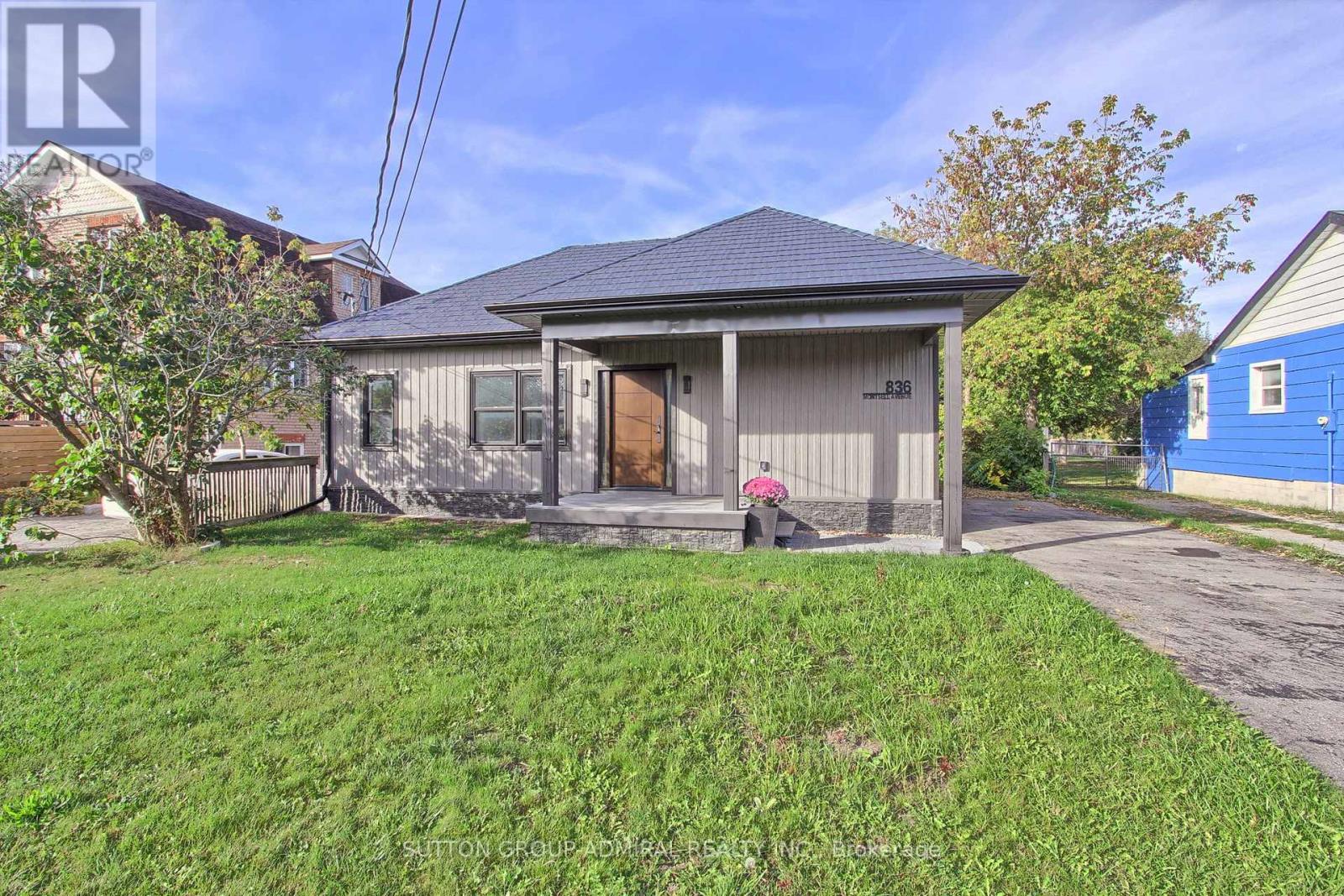 836 Montsell Avenue, Georgina (Historic Lakeshore Communities), Ontario  L0E 1S0 - Photo 3 - N12499934