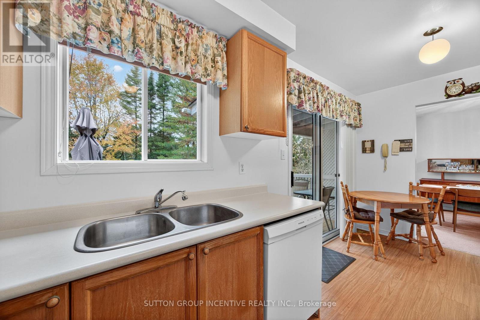 24 Port Royal Trail, Wasaga Beach, Ontario  L9Z 1H7 - Photo 12 - S12499980