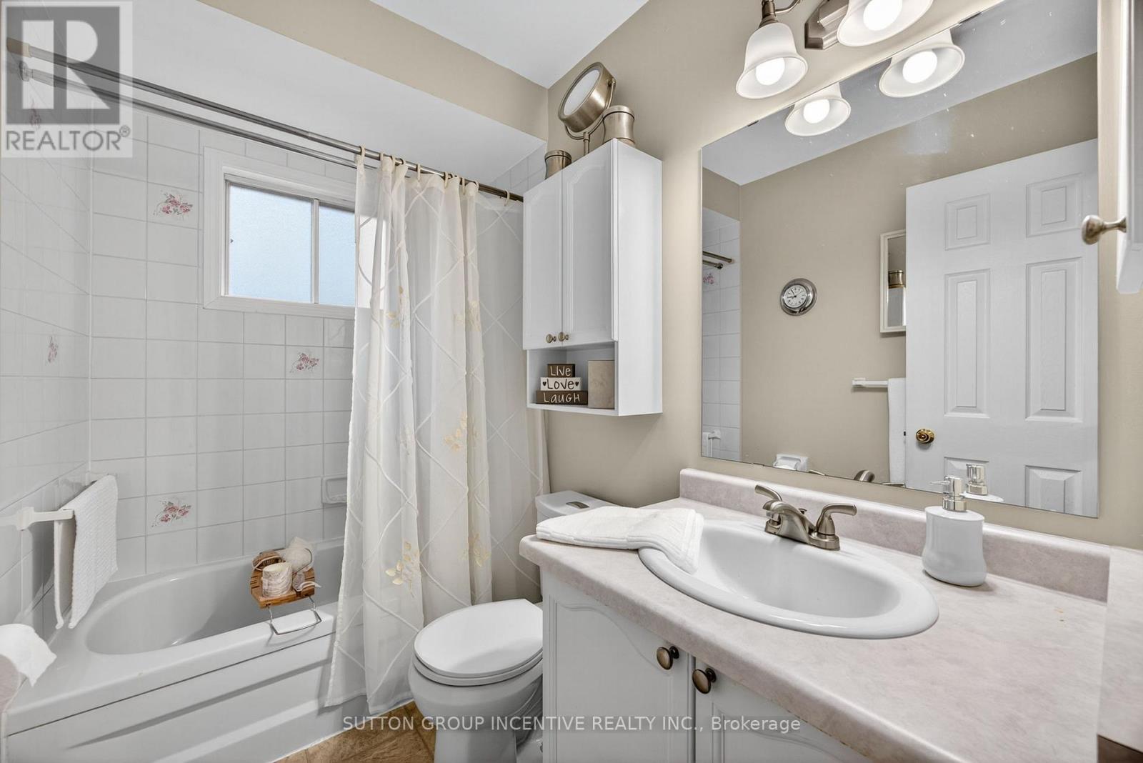 24 Port Royal Trail, Wasaga Beach, Ontario  L9Z 1H7 - Photo 19 - S12499980