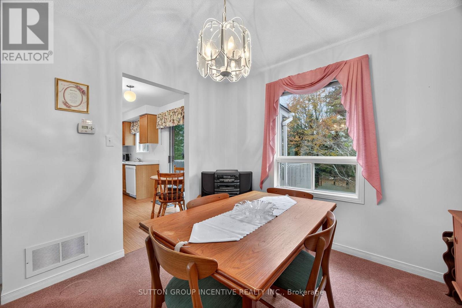 24 Port Royal Trail, Wasaga Beach, Ontario  L9Z 1H7 - Photo 8 - S12499980