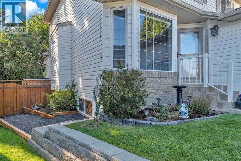 20 Tuscany Ridge Green Nw, Calgary, Alberta  T3L 2J4 - Photo 3 - A2265851