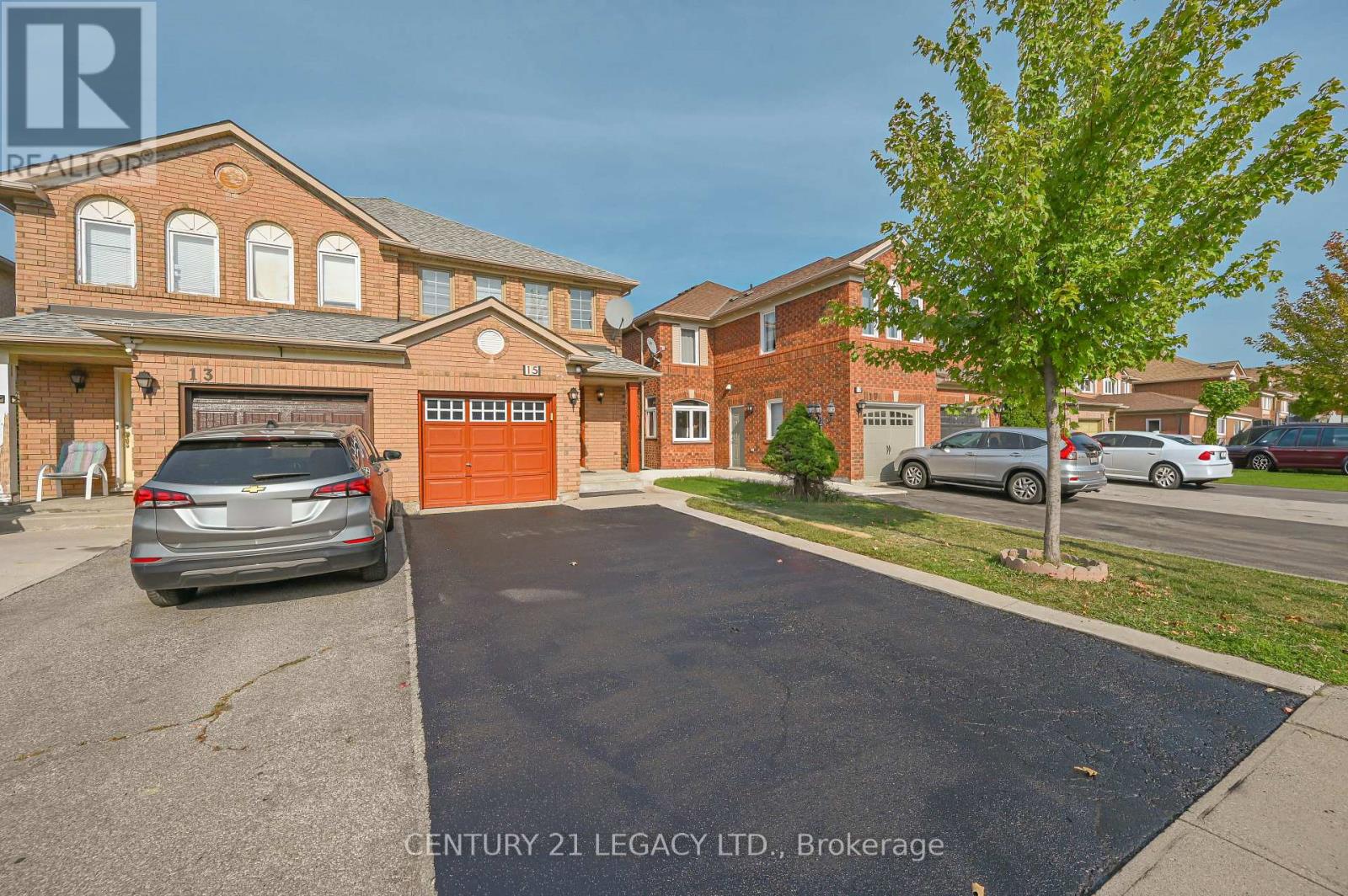 15 Dusty Star Road, Brampton, Ontario  L6R 1Y5 - Photo 2 - W12499930