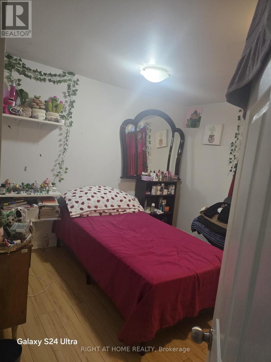 Lower/basement - 14 Tofield Crescent, Toronto, Ontario  M9W 2B9 - Photo 10 - W12499964