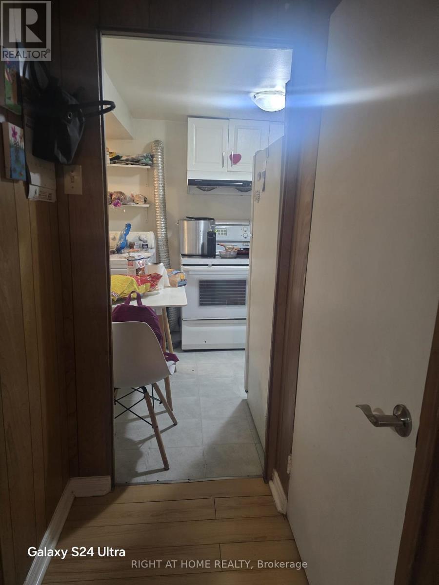 Lower/basement - 14 Tofield Crescent, Toronto, Ontario  M9W 2B9 - Photo 11 - W12499964