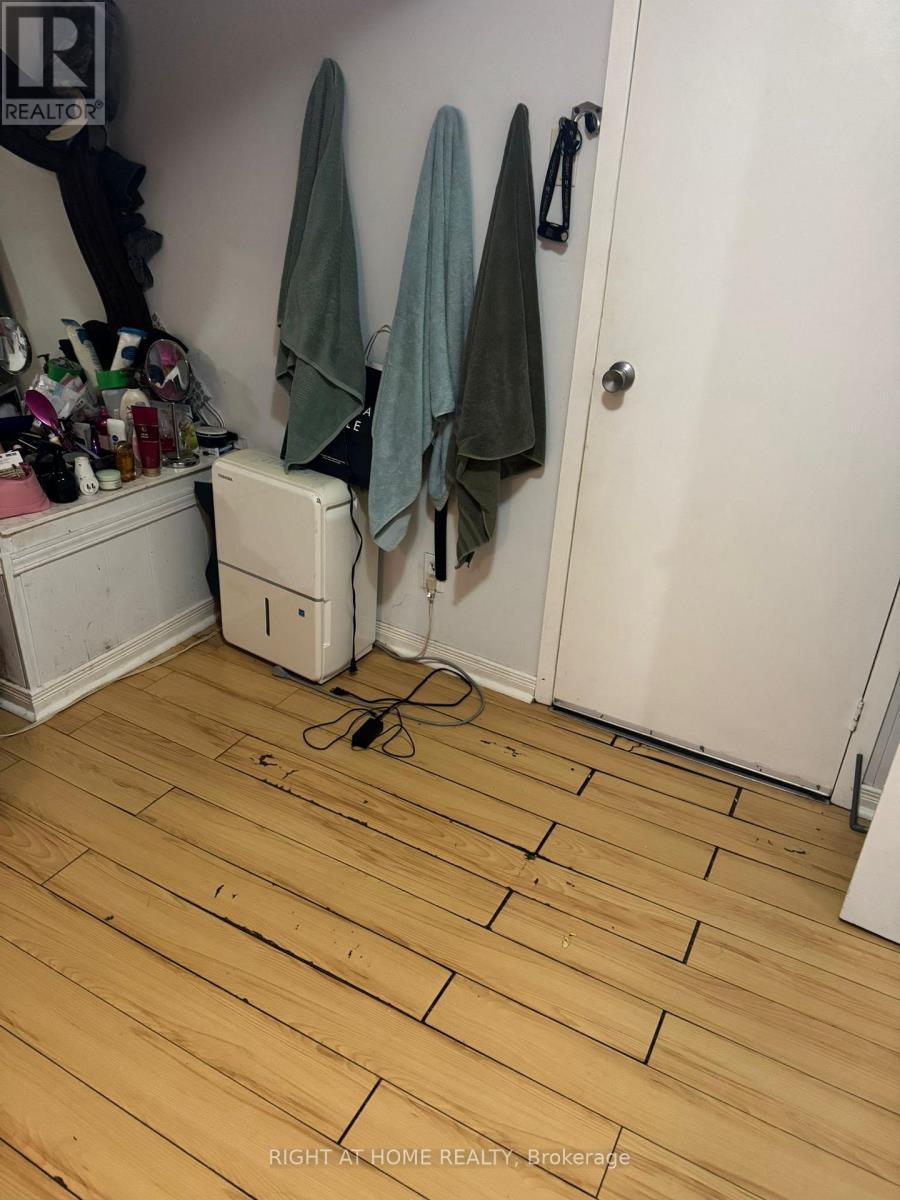 Lower/basement - 14 Tofield Crescent, Toronto, Ontario  M9W 2B9 - Photo 4 - W12499964