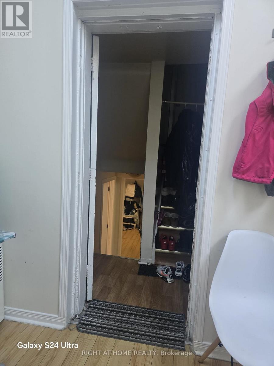 Lower/basement - 14 Tofield Crescent, Toronto, Ontario  M9W 2B9 - Photo 5 - W12499964