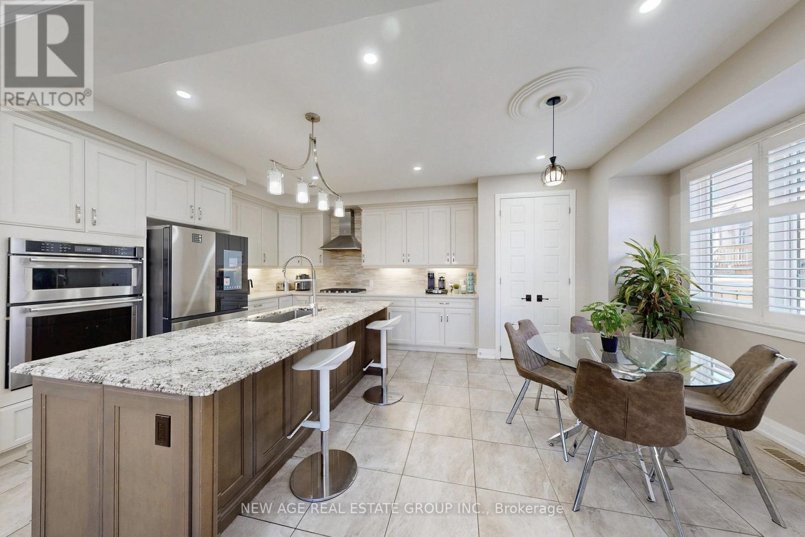 153 Whitlock Avenue, Milton, Ontario  L9E 1G1 - Photo 11 - W12499966