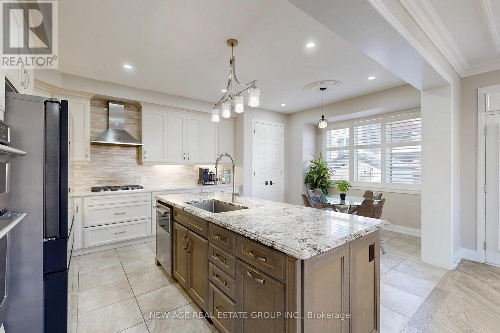 153 Whitlock Avenue, Milton, Ontario  L9E 1G1 - Photo 14 - W12499966