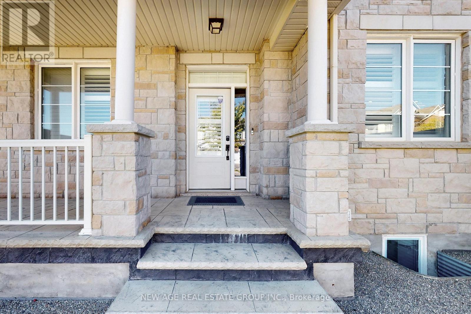 153 Whitlock Avenue, Milton, Ontario  L9E 1G1 - Photo 5 - W12499966