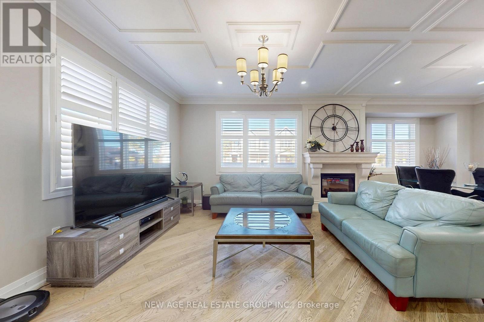 153 Whitlock Avenue, Milton, Ontario  L9E 1G1 - Photo 7 - W12499966