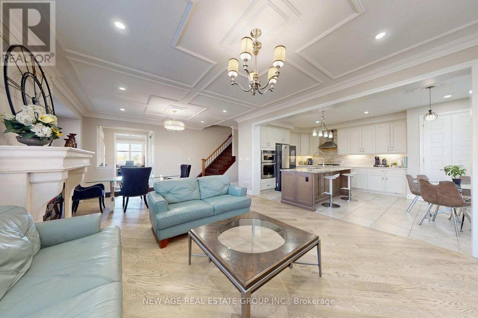 153 Whitlock Avenue, Milton, Ontario  L9E 1G1 - Photo 8 - W12499966