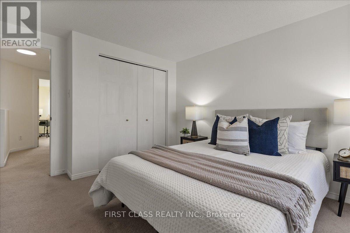 724 Angler Way, Waterloo, Ontario  N2K 4L6 - Photo 18 - X12499932