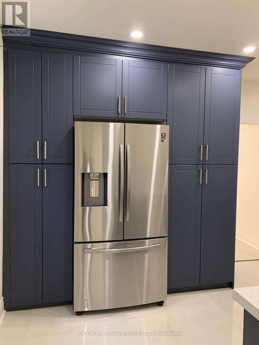 12 Kinrade Avenue, Hamilton, Ontario  L8L 6L6 - Photo 7 - X12499954