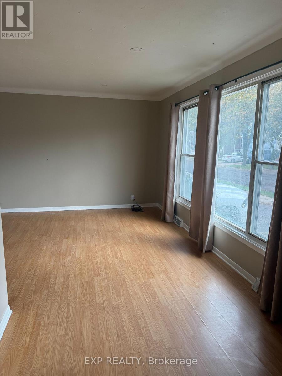 3 Moote Street, St. Catharines (Facer), Ontario  L2N 1B3 - Photo 3 - X12500026