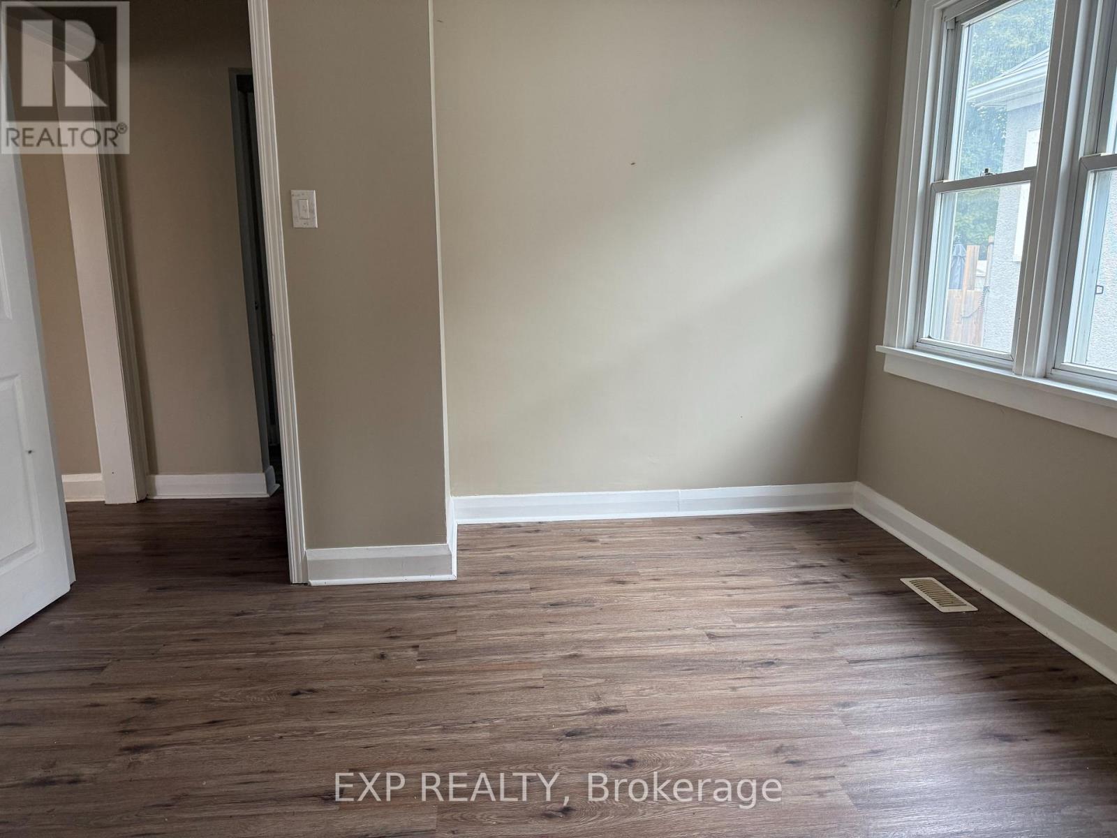 3 Moote Street, St. Catharines (Facer), Ontario  L2N 1B3 - Photo 5 - X12500026