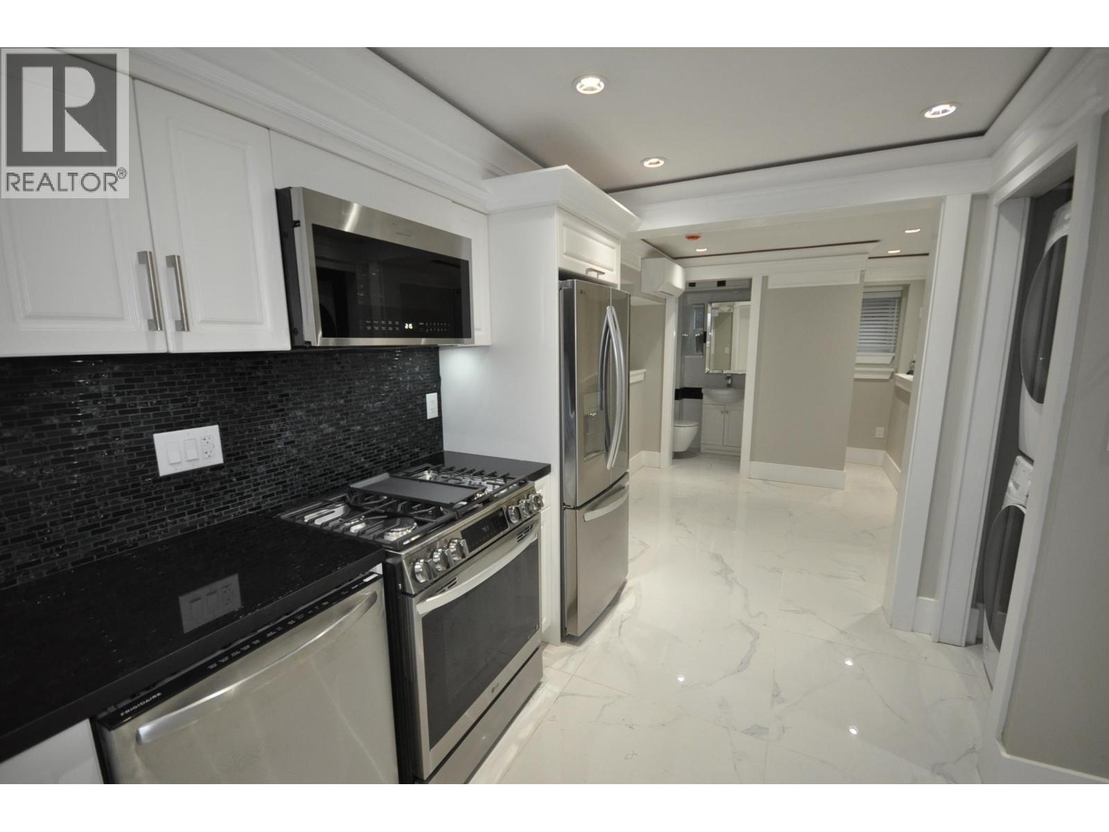 7828 Albert Street, Vancouver, British Columbia  V5X 3Z7 - Photo 2 - R3063842