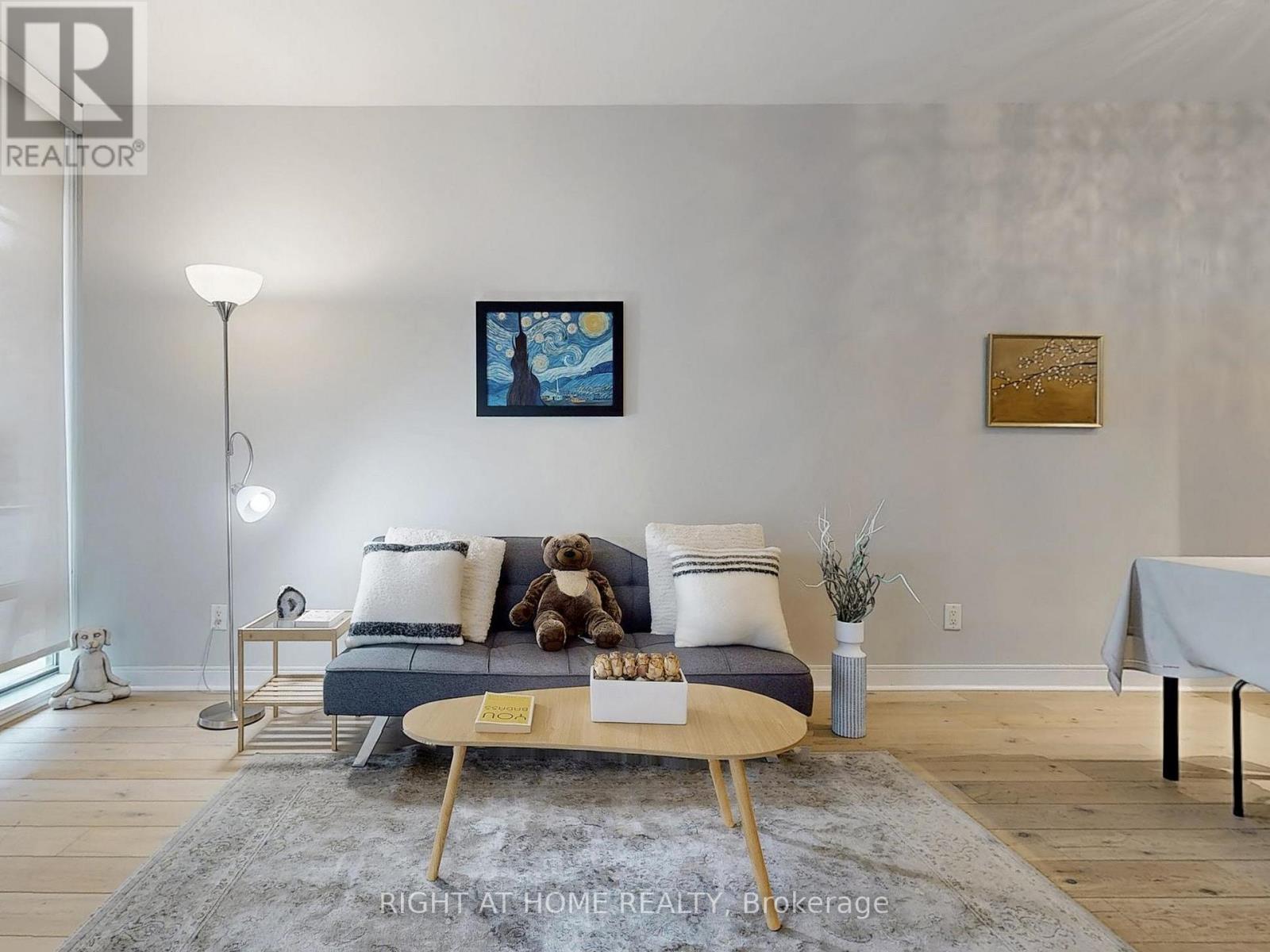 207 - 21 SCOLLARD STREET, Toronto, Ontario