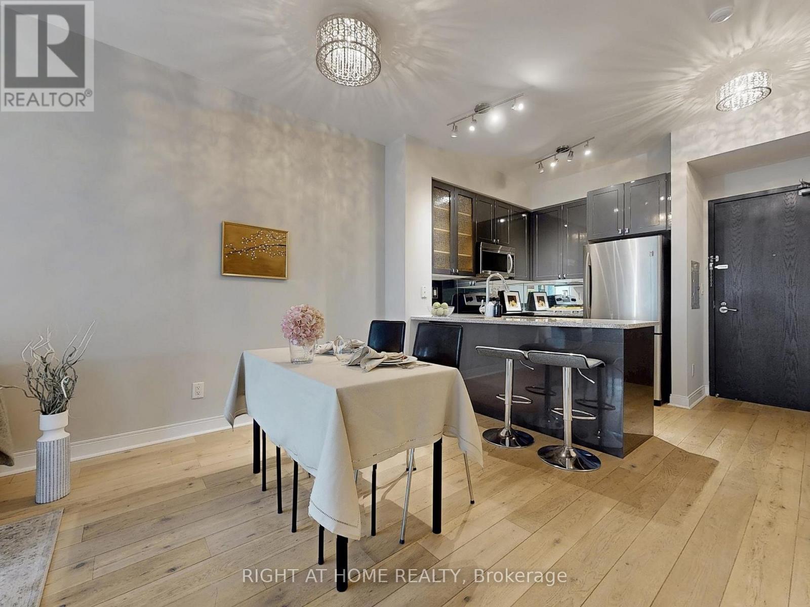 207 - 21 Scollard Street, Toronto, Ontario  M5R 1G1 - Photo 3 - C12281469