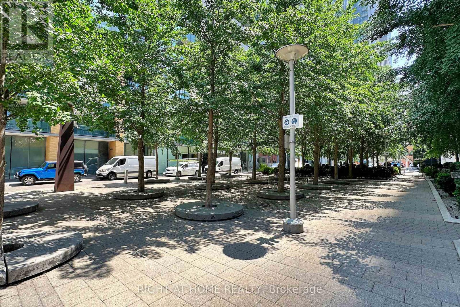 207 - 21 Scollard Street, Toronto, Ontario  M5R 1G1 - Photo 36 - C12281469