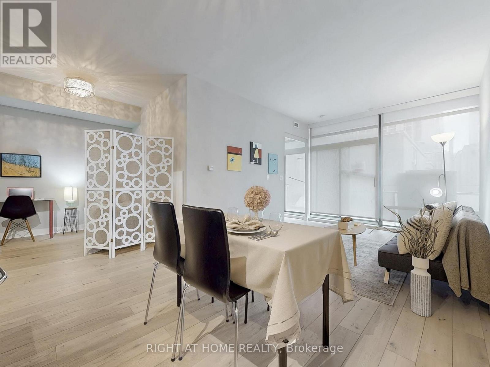 207 - 21 Scollard Street, Toronto, Ontario  M5R 1G1 - Photo 4 - C12281469