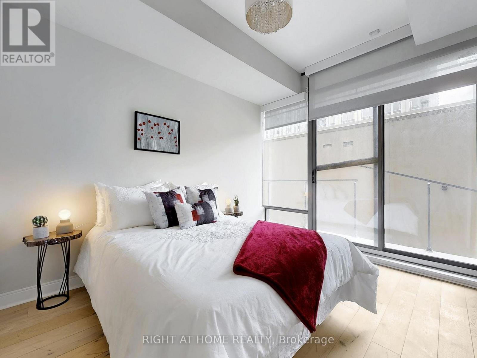 207 - 21 Scollard Street, Toronto, Ontario  M5R 1G1 - Photo 9 - C12281469