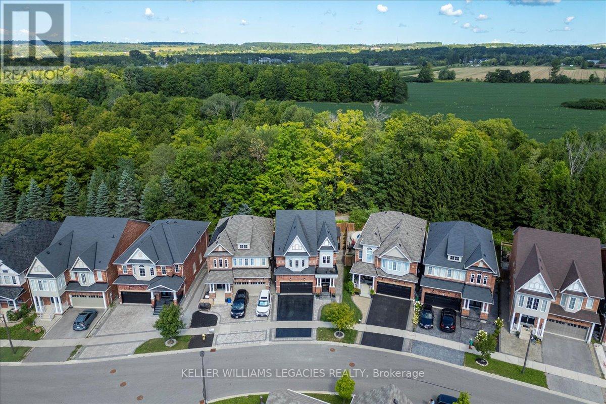 208 Greenwood Road, Whitchurch-Stouffville, Ontario  L4A 4N8 - Photo 2 - N12468884