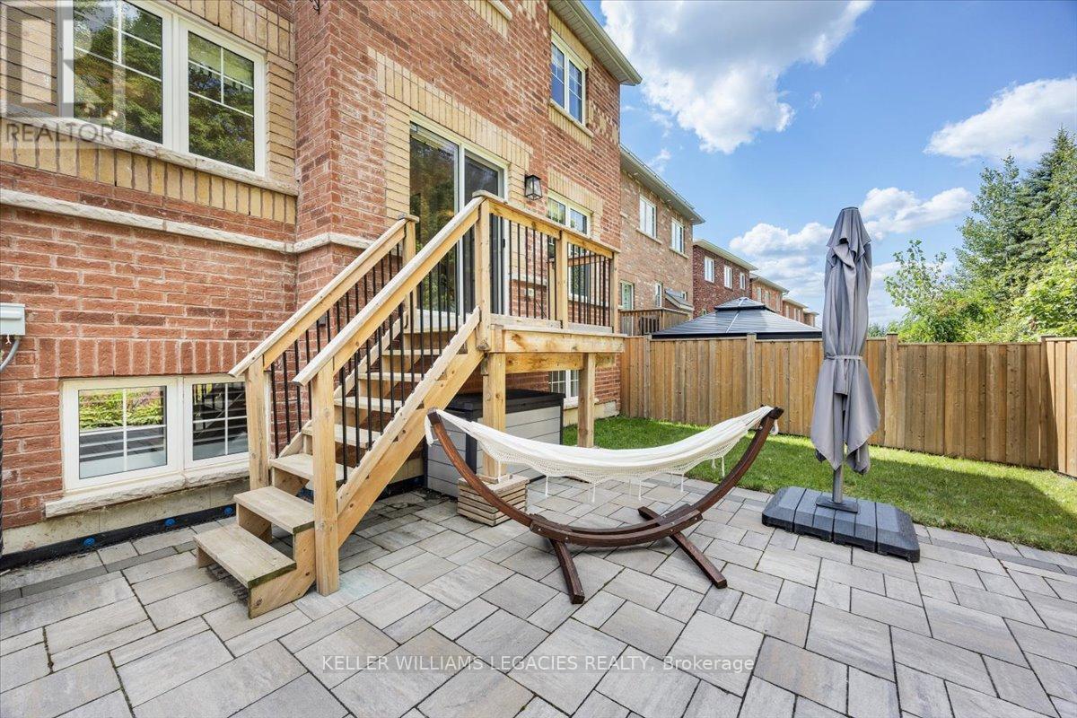 208 Greenwood Road, Whitchurch-Stouffville, Ontario  L4A 4N8 - Photo 5 - N12468884