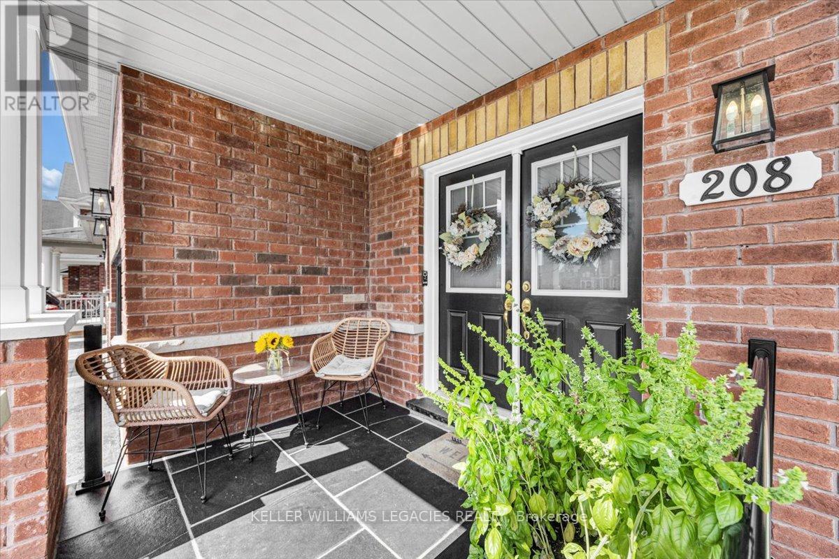 208 Greenwood Road, Whitchurch-Stouffville, Ontario  L4A 4N8 - Photo 9 - N12468884