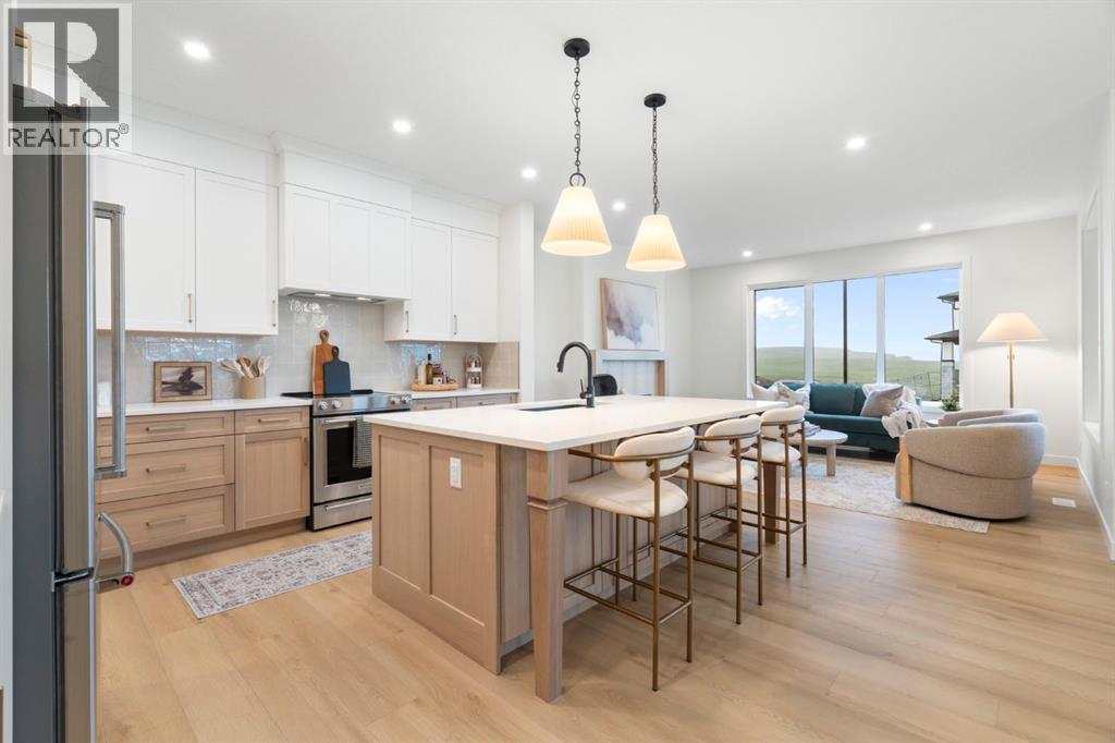 28 Sunvalley View, Cochrane, Alberta  T4C 0X8 - Photo 8 - A2250508