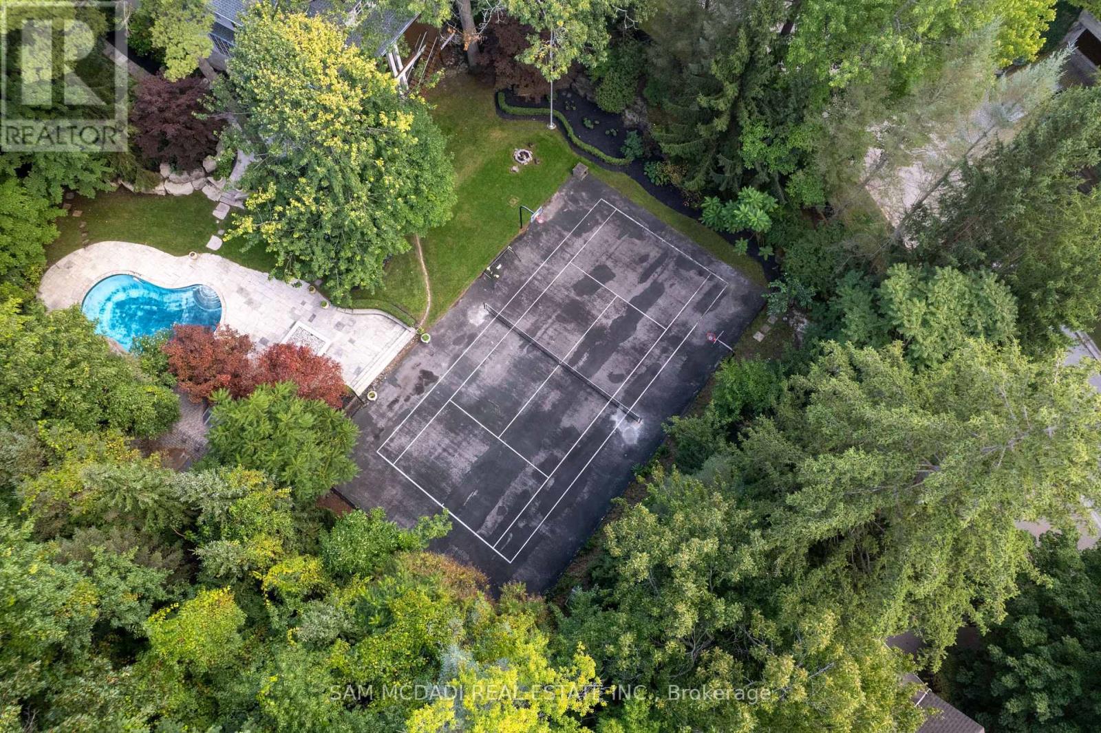 2035 Heartwood Court, Mississauga (Erindale), Ontario  L5C 4P7 - Photo 4 - W12500022