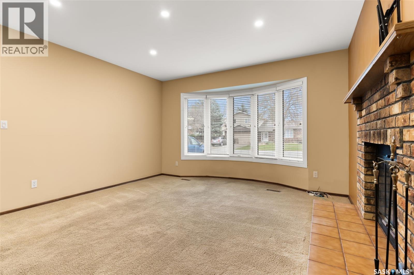 242 Hansen Drive, Regina, Saskatchewan  S4X 2Y6 - Photo 7 - SK022128