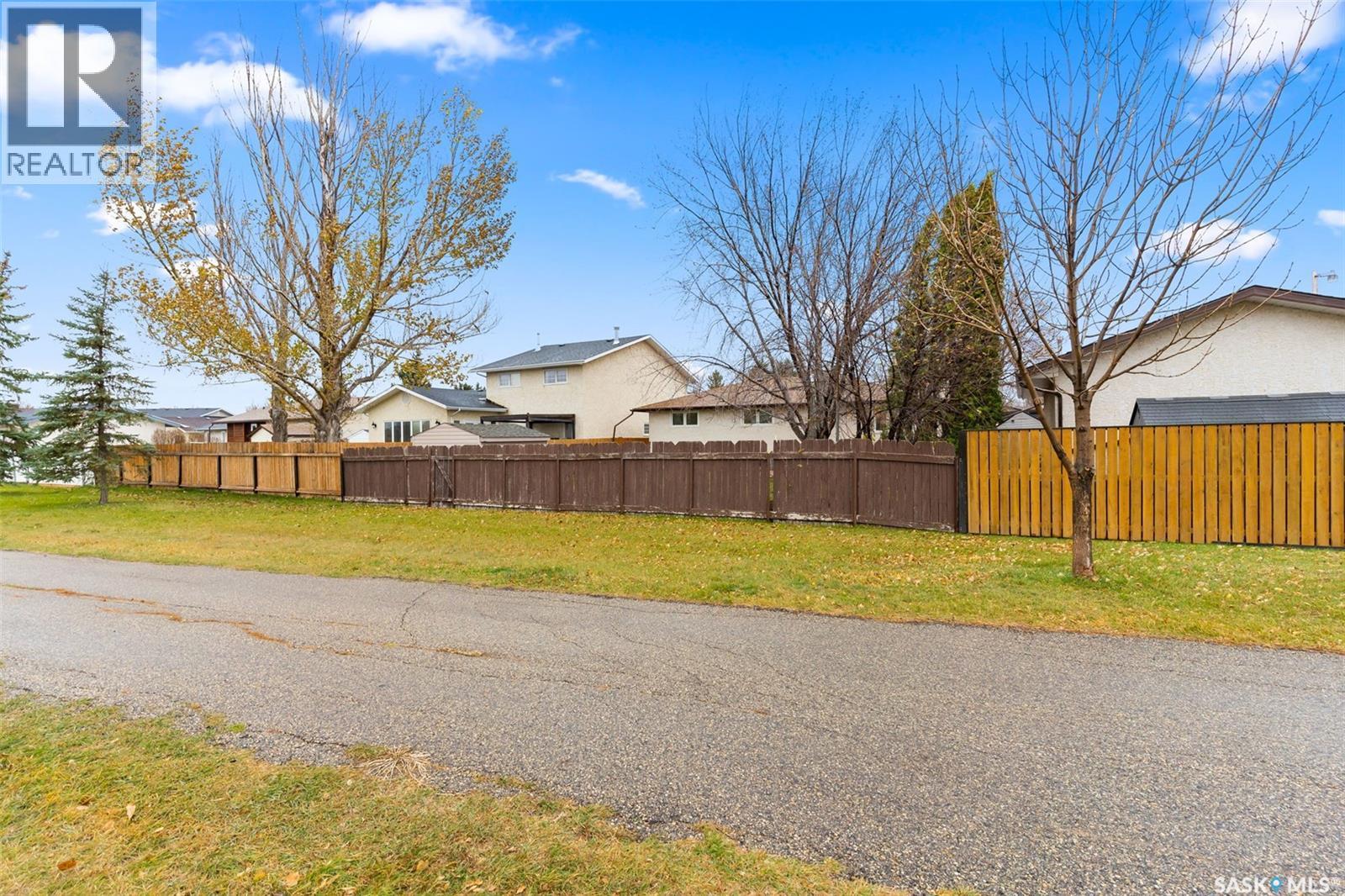 242 Hansen Drive, Regina, Saskatchewan  S4X 2Y6 - Photo 50 - SK022128