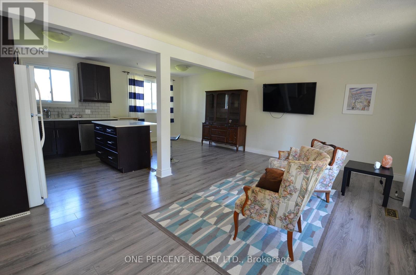 43 Loyalist Drive, Welland, Ontario  L3C 2X9 - Photo 2 - X12500000