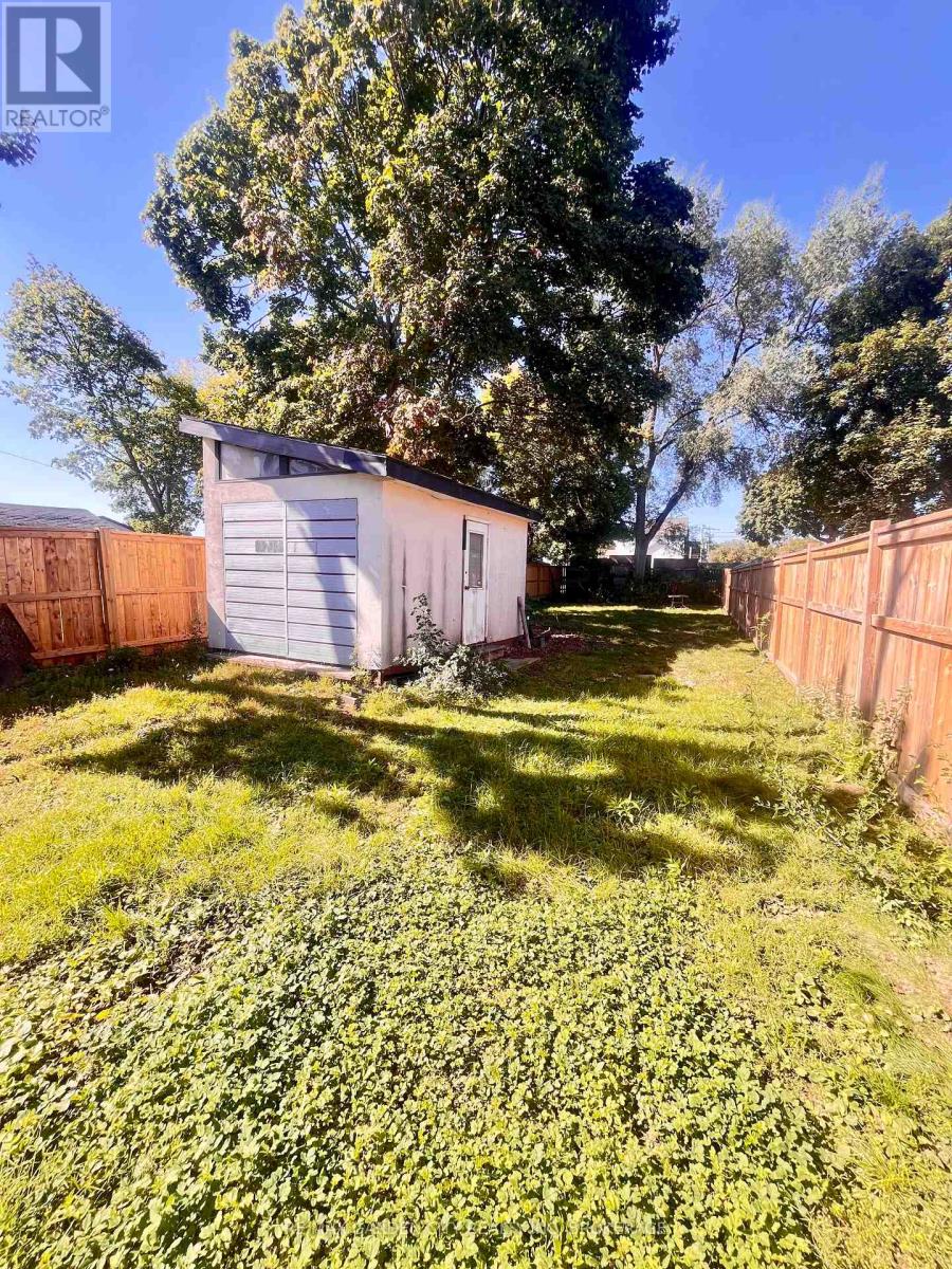 95 Page Street, St. Catharines, Ontario  L2R 4A8 - Photo 12 - X12447814