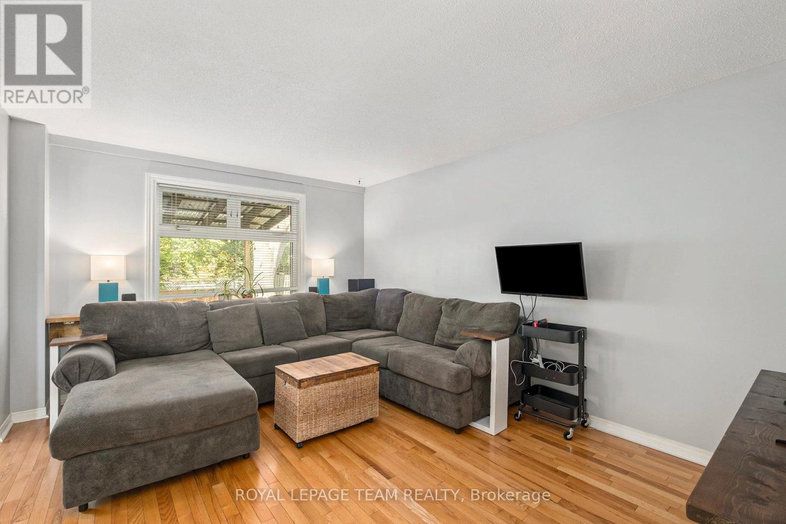 9 Glacier Street, Ottawa, Ontario  K2G 6E5 - Photo 4 - X12500034