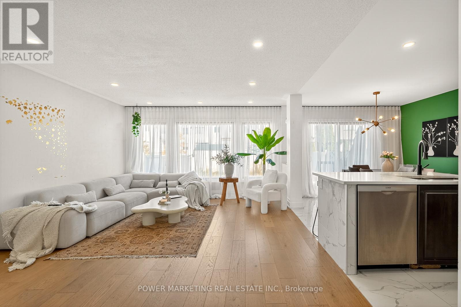 657 - 657 Clearbrook Drive N, Ottawa, Ontario  K2J 5S1 - Photo 9 - X12500054