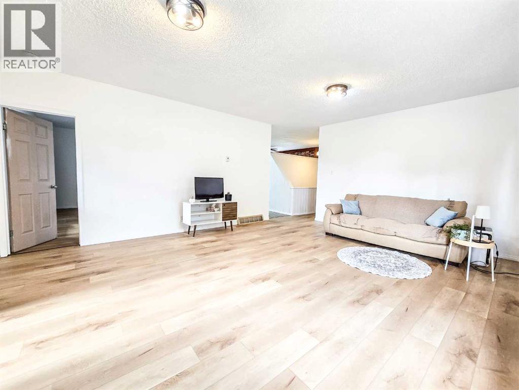 7709 & 7707 23 Avenue, Coleman, Alberta  T0K 0M0 - Photo 2 - A2267662