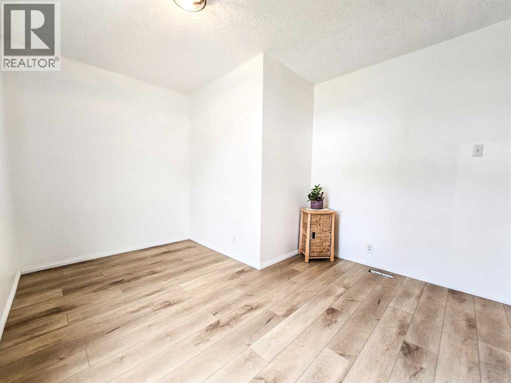 7709 & 7707 23 Avenue, Coleman, Alberta  T0K 0M0 - Photo 11 - A2267662