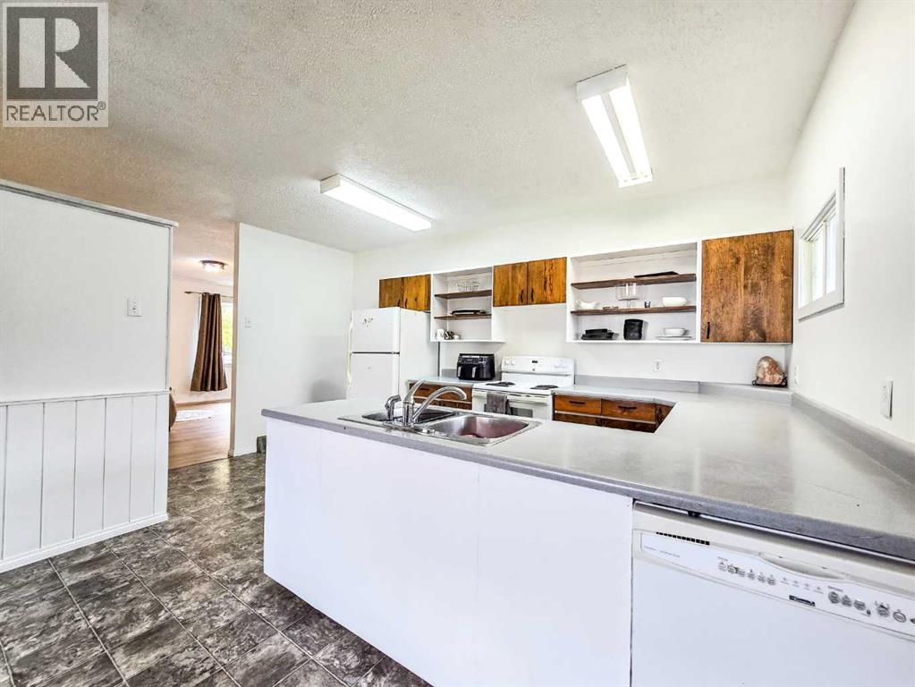 7709 & 7707 23 Avenue, Coleman, Alberta  T0K 0M0 - Photo 5 - A2267662