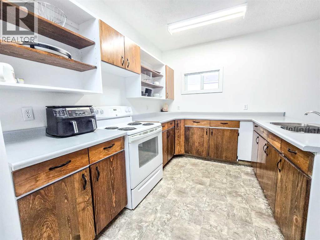 7709 & 7707 23 Avenue, Coleman, Alberta  T0K 0M0 - Photo 6 - A2267662