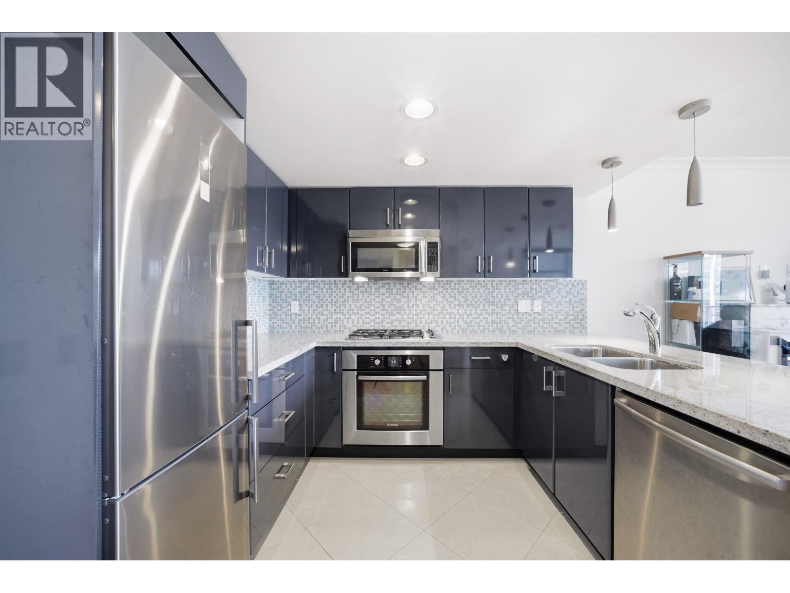 708 133 E Esplanade, North Vancouver, British Columbia  V7L 1A1 - Photo 2 - R3059900