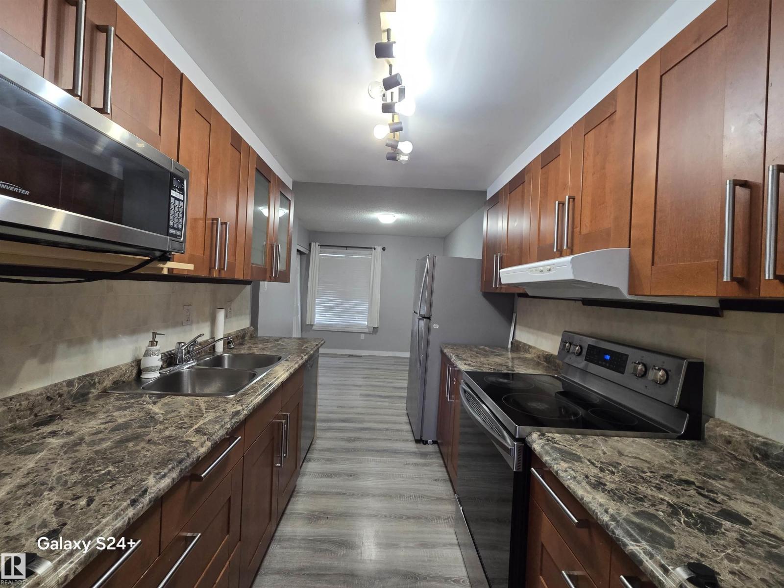 5E 1 GARDEN GV NW, Edmonton, Alberta