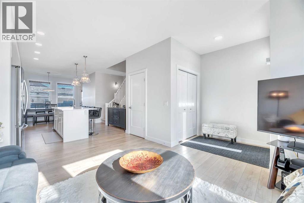 196 Wolf Hollow Park Se, Calgary, Alberta  T2X 4M6 - Photo 4 - A2267610