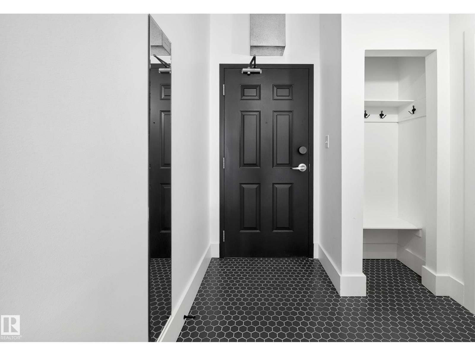 #210 10024 Jasper Av Nw, Edmonton, Alberta  T5J 1R9 - Photo 3 - E4464411