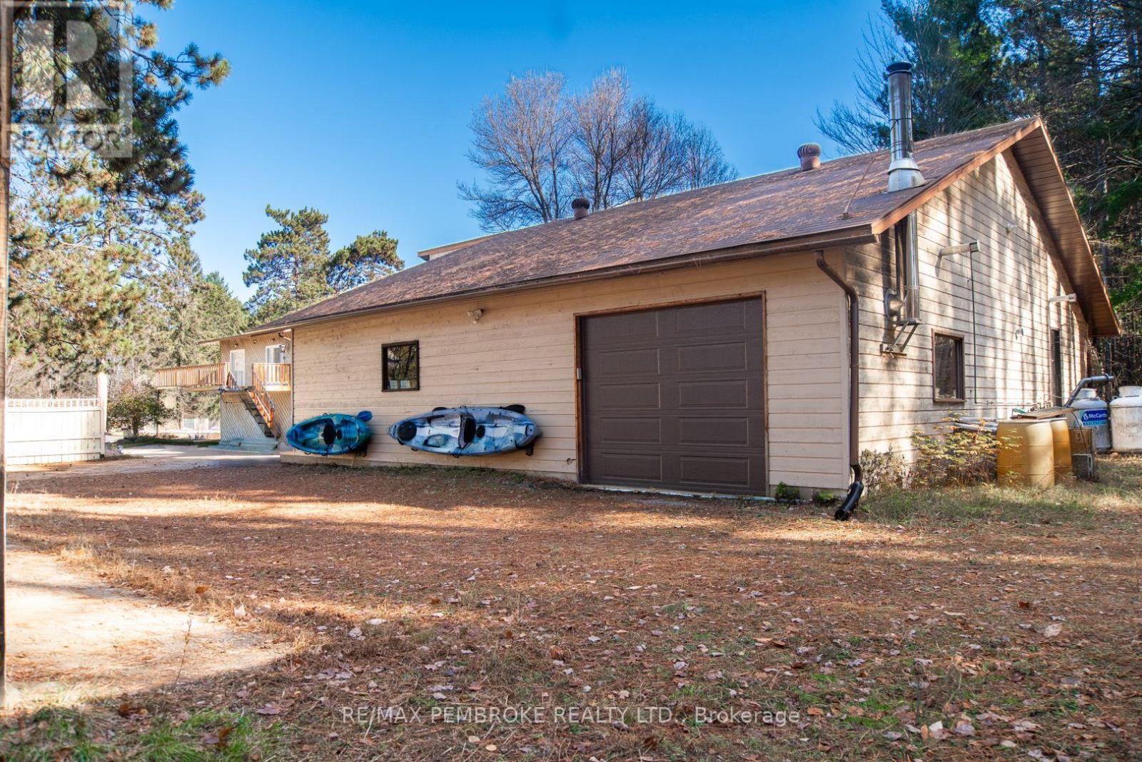 177 Sylvan Drive, Petawawa, Ontario  K8A 6W7 - Photo 44 - X12475830