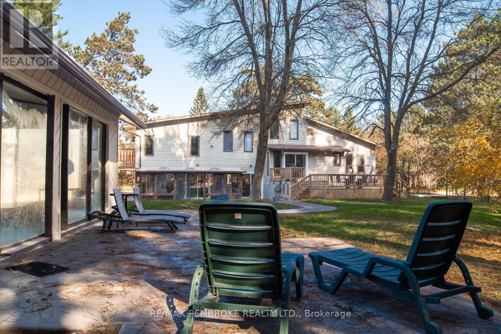 177 Sylvan Drive, Petawawa, Ontario  K8A 6W7 - Photo 41 - X12475830