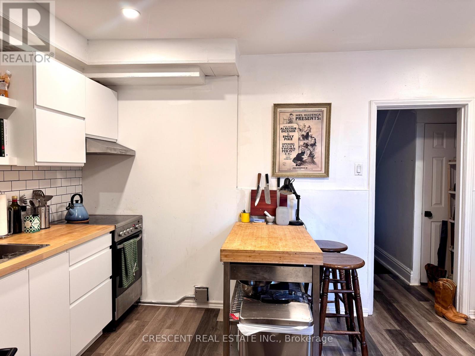 Main - 1057 Davenport Road, Toronto, Ontario  M6G 2C2 - Photo 4 - C12500032