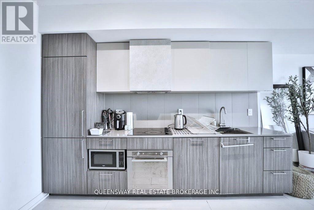 3509 - 19 Western Battery Road, Toronto, Ontario  M6K 0E3 - Photo 4 - C12500040