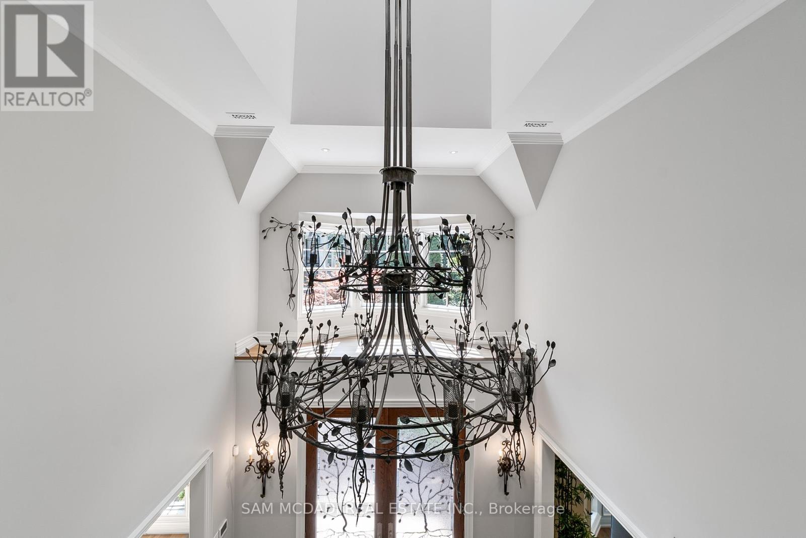 2025 Heartwood Court, Mississauga, Ontario  L5C 4P7 - Photo 18 - W12500044