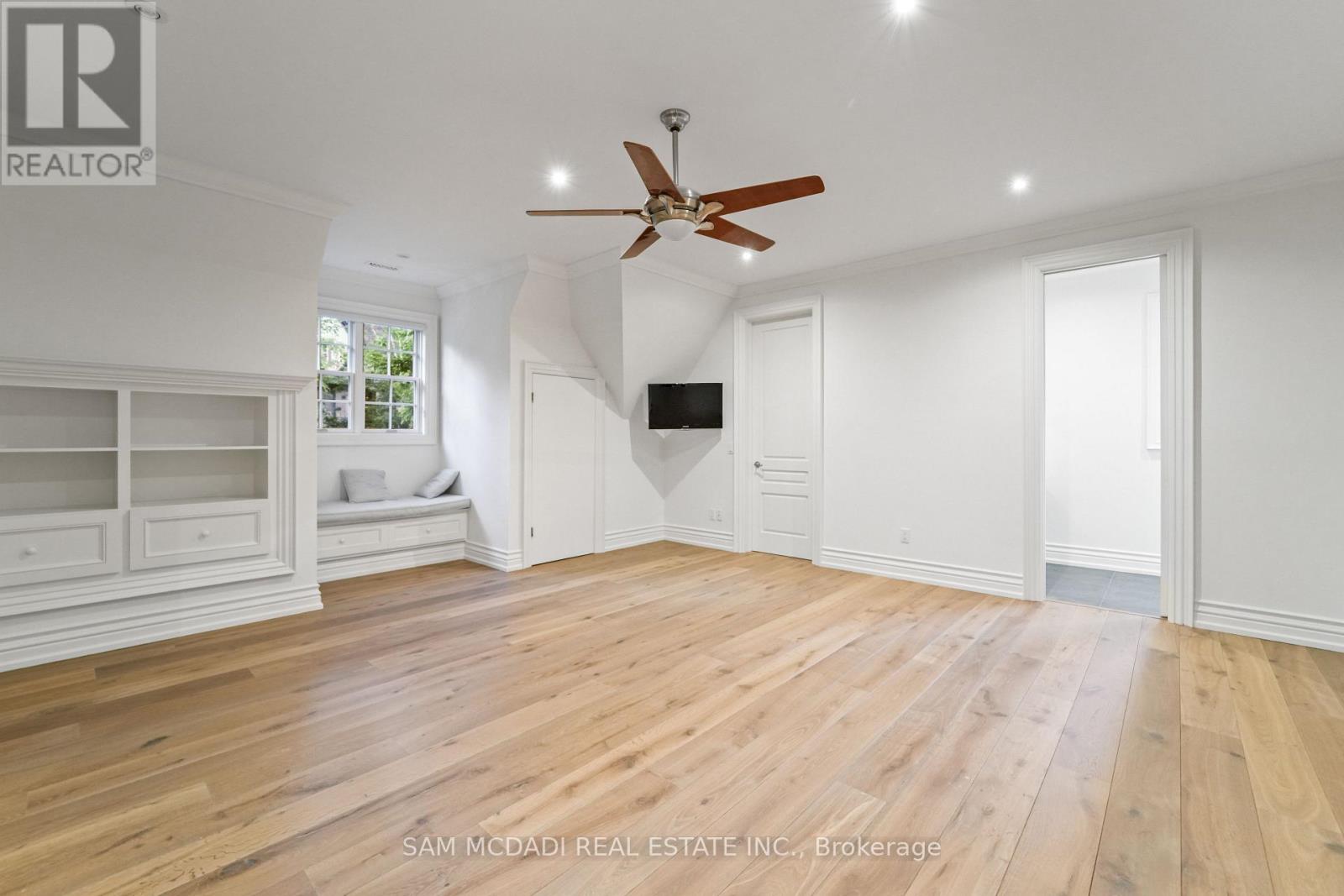 2025 Heartwood Court, Mississauga, Ontario  L5C 4P7 - Photo 29 - W12500044